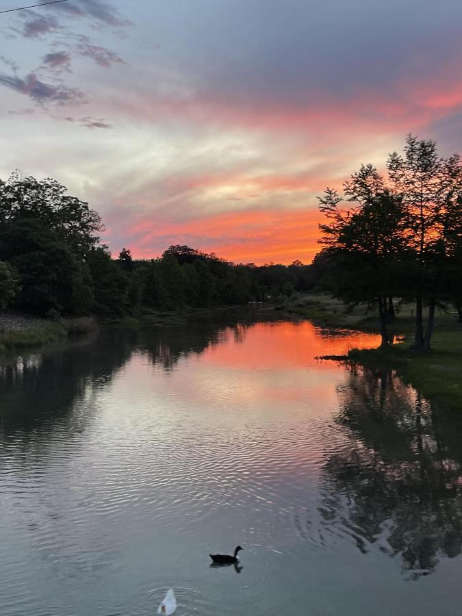 Htr Tx Hill Country Campground Kerrville Ngoại thất bức ảnh